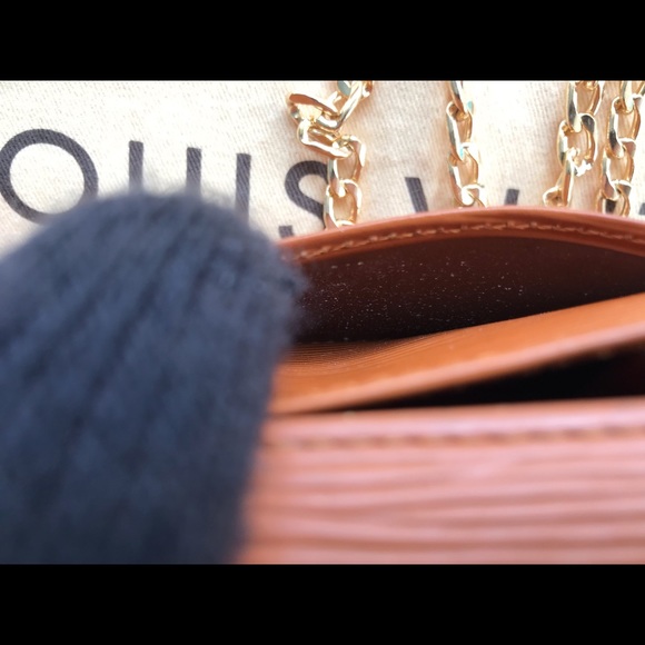 ✨Louis Vuitton Epi leather Preloved Wallet converted to a Wallet on a Chain - Picture 10 of 13